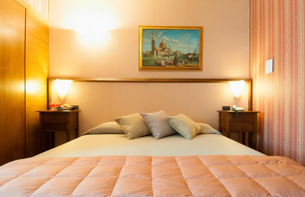 Holiday Rooms Antica Badia Volterra Rom bilde